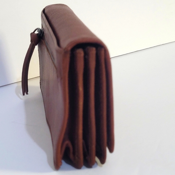 Spikes & Sparrow Brown Leather RFID Wallet - Picture 3 of 13